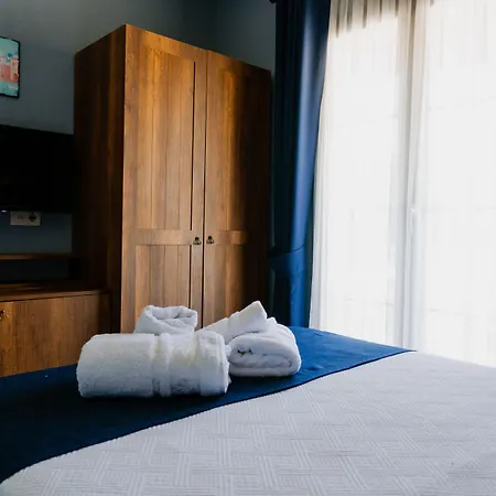 Cati Boutique Hotel *