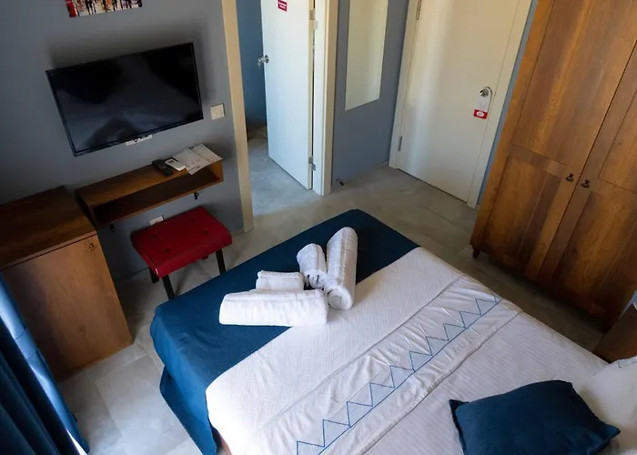 מלון Cati Boutique